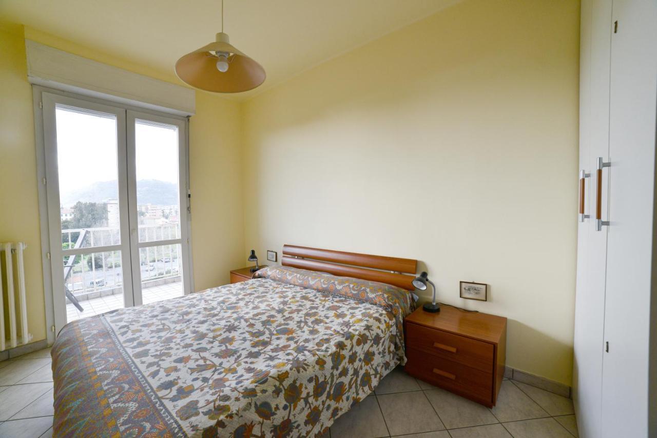 Residence Laura Bordighera Bagian luar foto