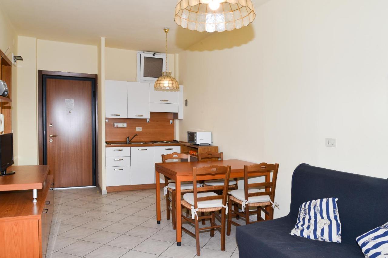 Residence Laura Bordighera Bagian luar foto