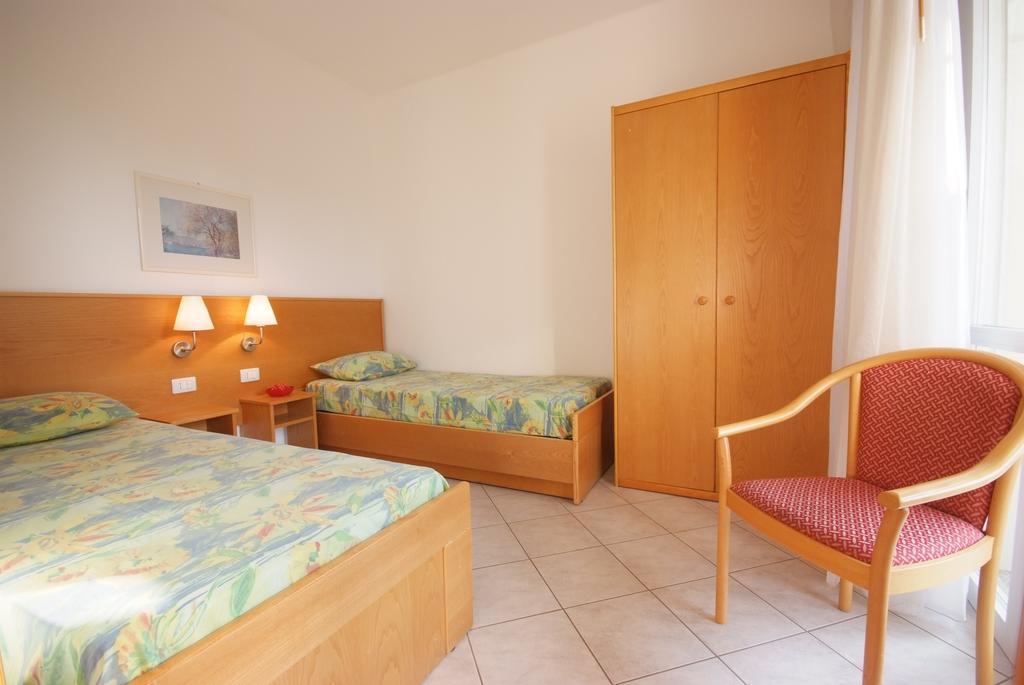 Residence Laura Bordighera Bagian luar foto